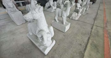 河源芝麻白雕刻 十二生肖 异形雕刻