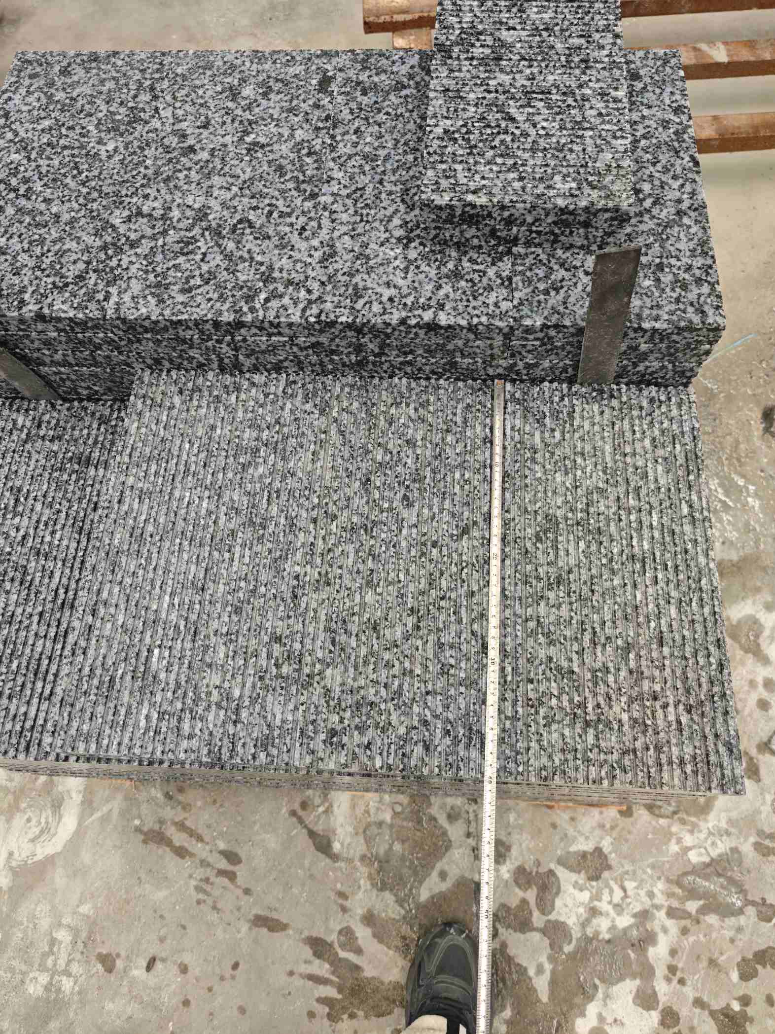 河源芝麻黑拉丝面